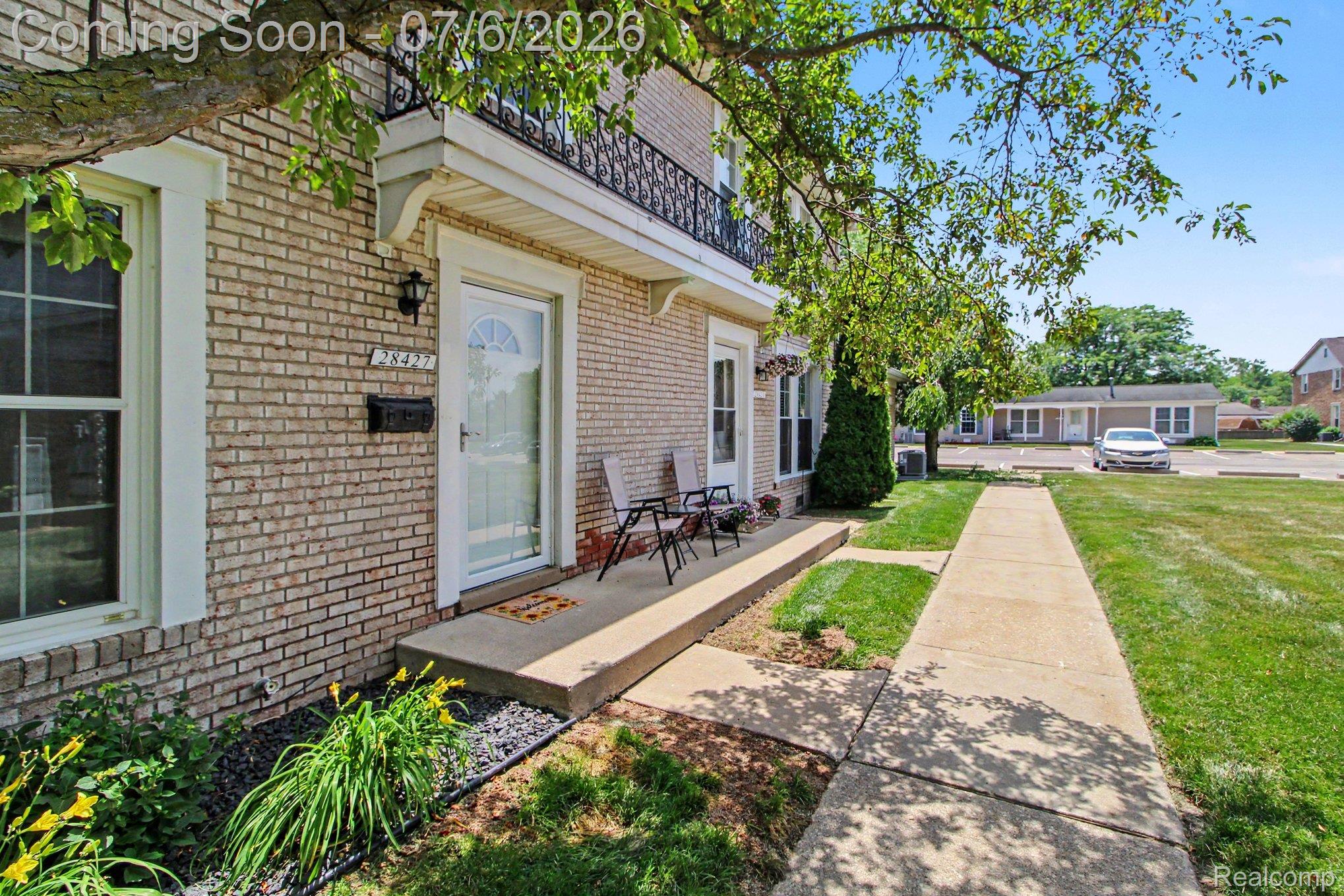 28427 Longmeadow Lane