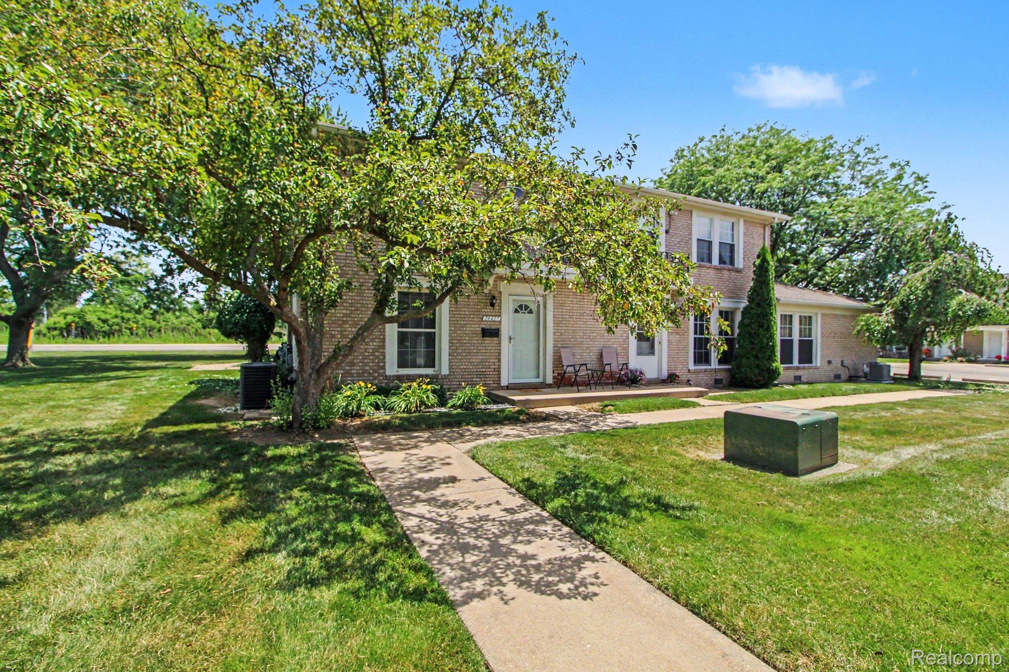 28427 Longmeadow Lane