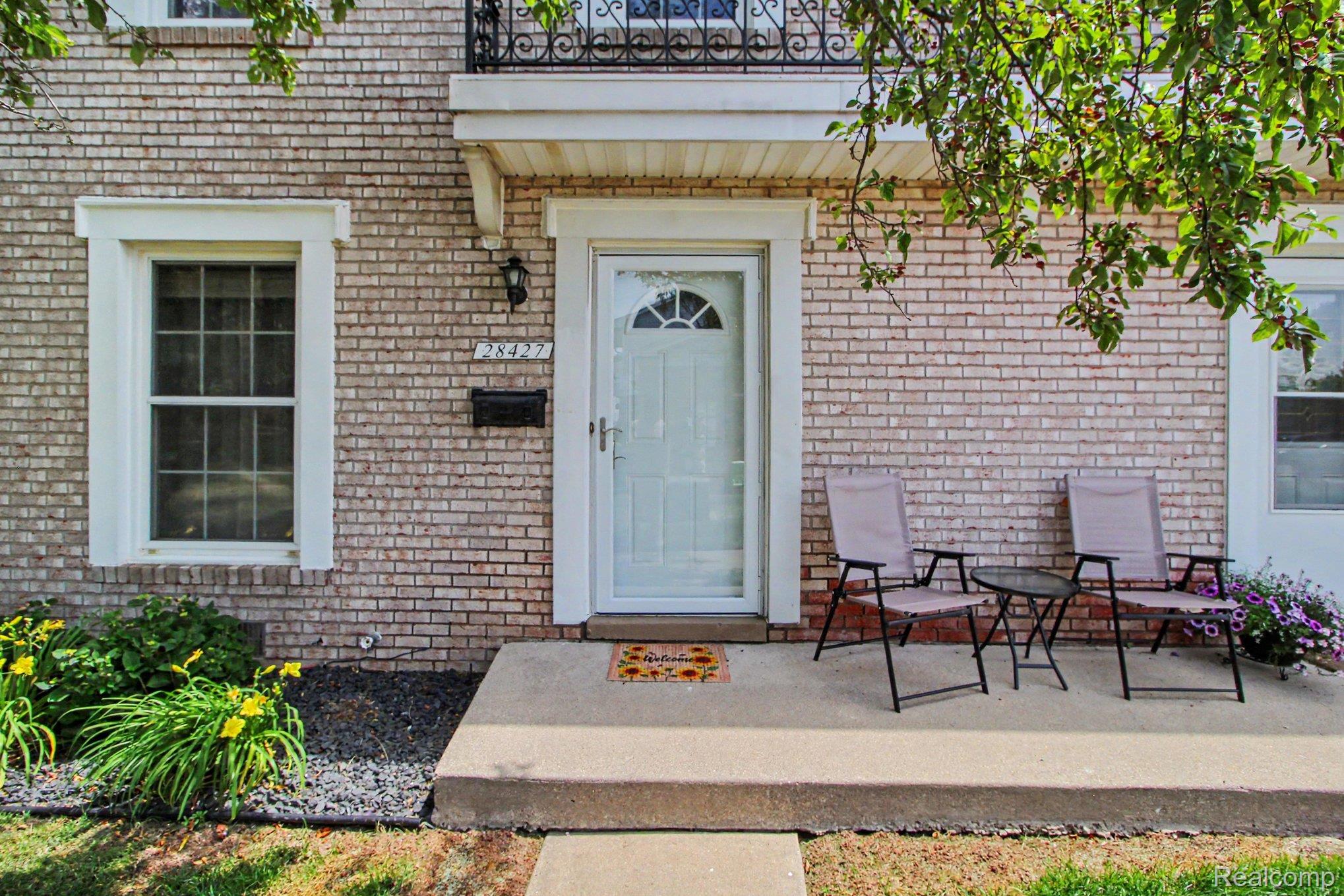 28427 Longmeadow Lane