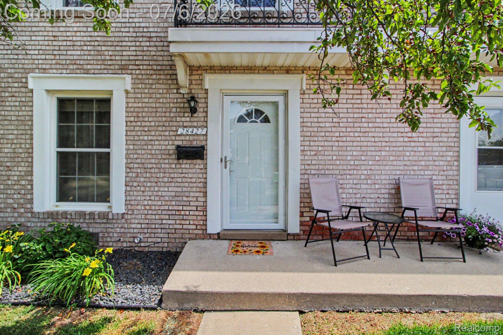 28427 Longmeadow Lane