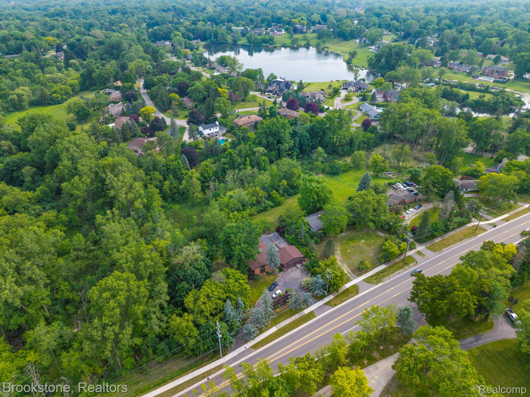 4665 W Maple Road