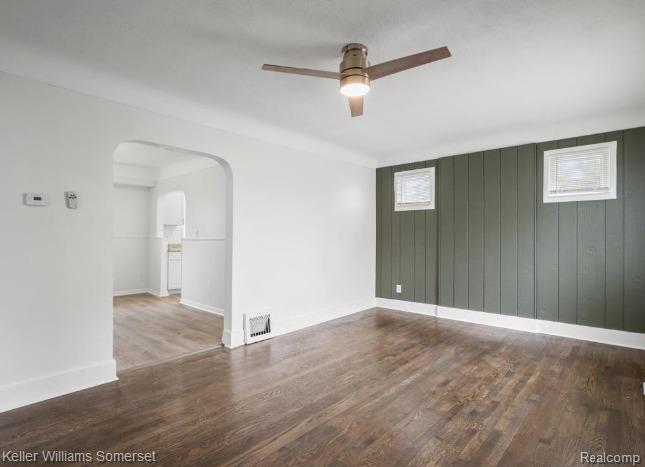 22625 Oaklane Street