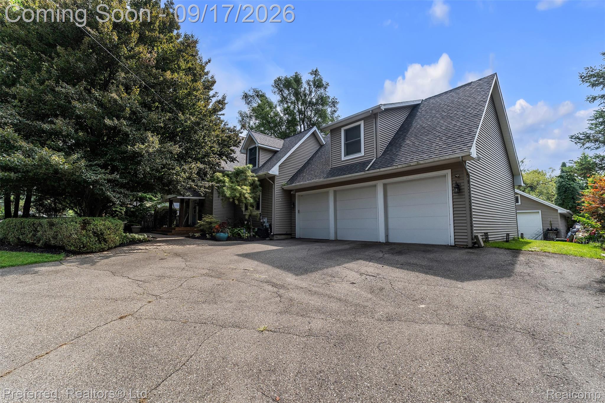 47 Peggy Avenue