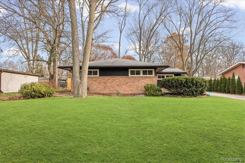 29856 Chelmsford Road Southfield City MI 48076