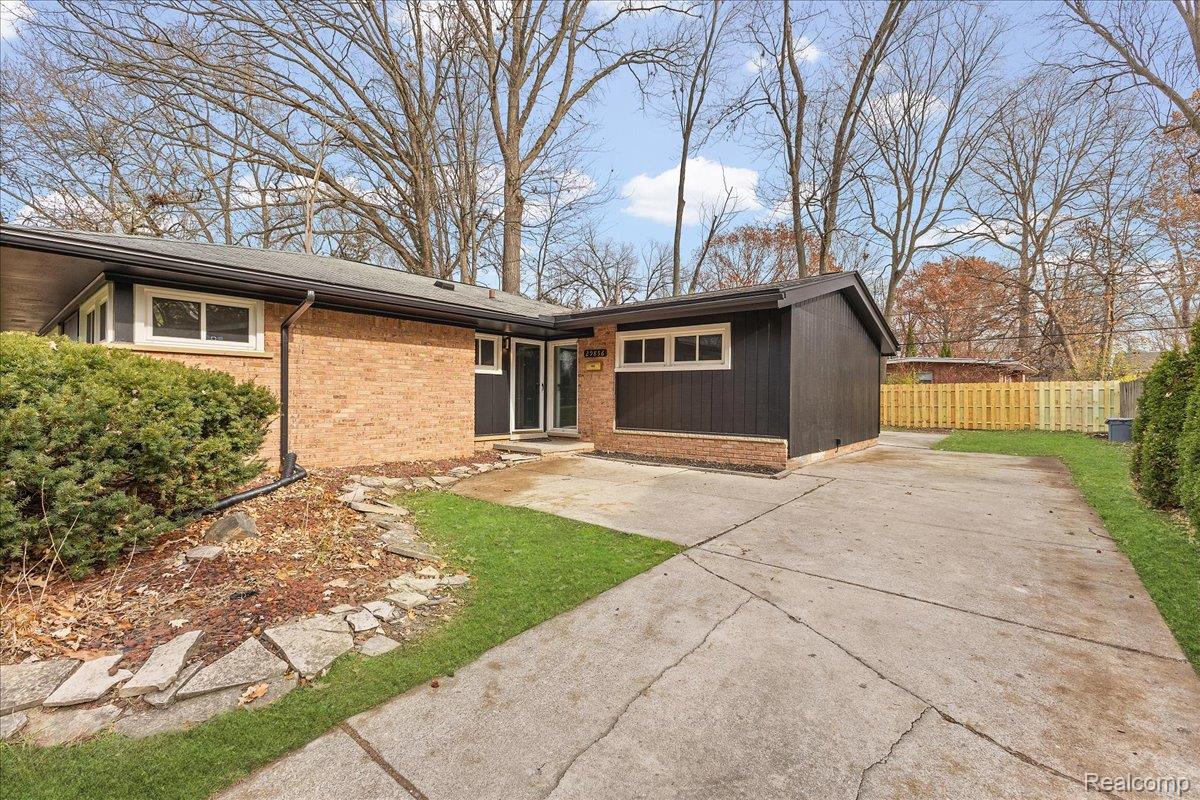 29856 Chelmsford Road