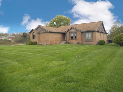 10690 OXBOW HEIGHTS Drive White Lake Charter Township MI 48386