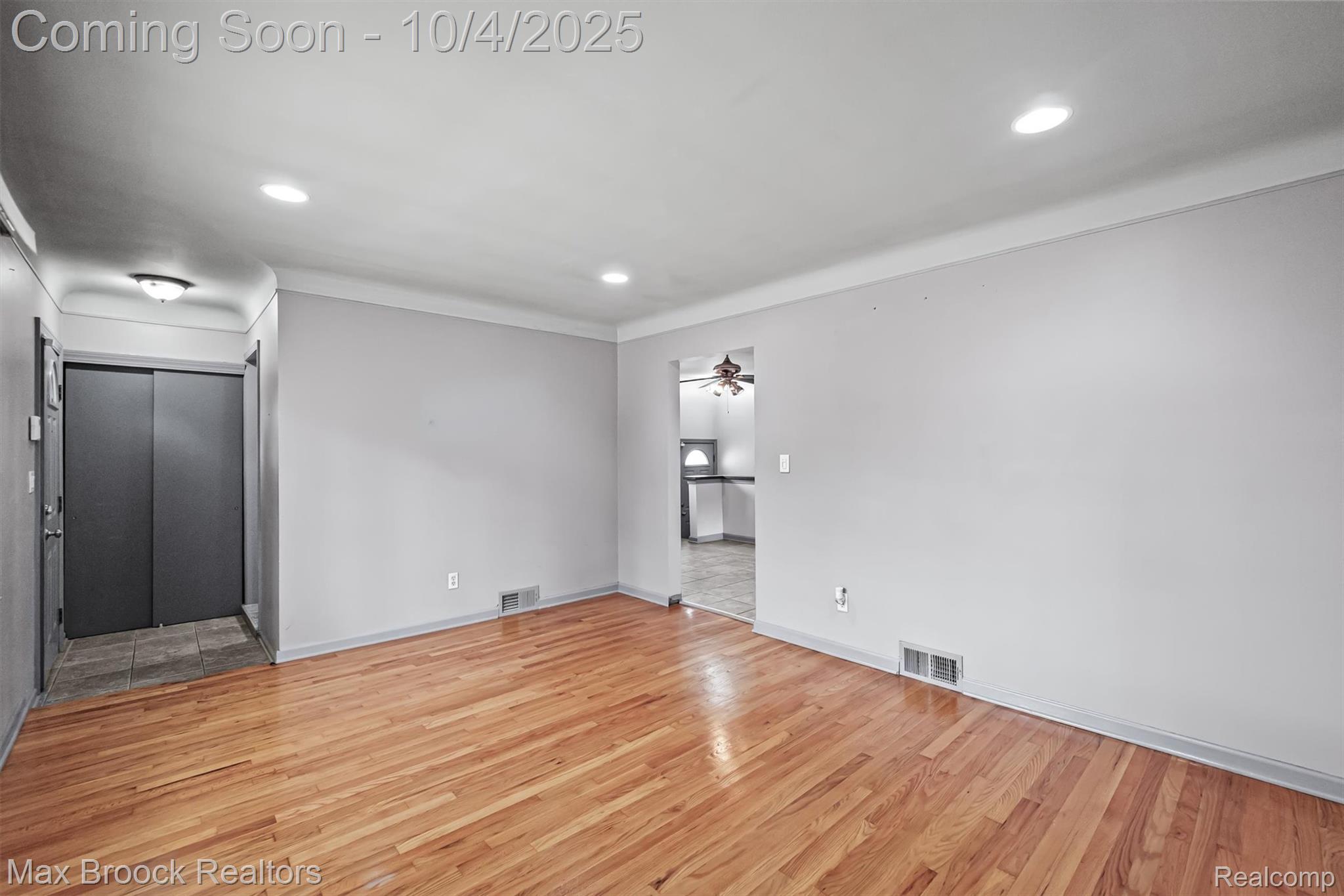 8282 Nightingale Street