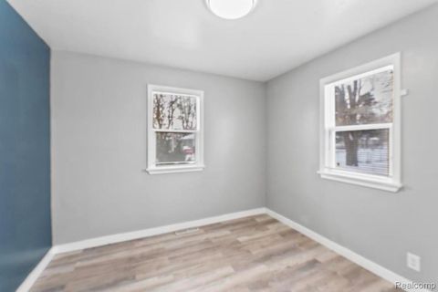 Tiny photo for 3021 Oklahoma Avenue, Flint City, MI 48506 (MLS # 20261016964)