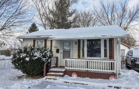 Tiny photo for 3021 Oklahoma Avenue, Flint City, MI 48506 (MLS # 20261016964)