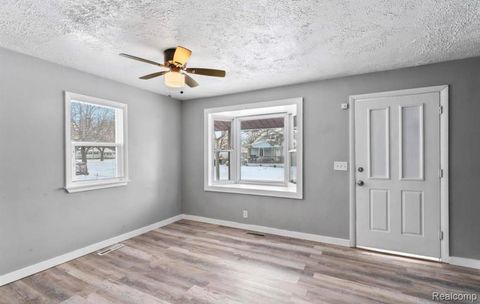 Tiny photo for 3021 Oklahoma Avenue, Flint City, MI 48506 (MLS # 20261016964)