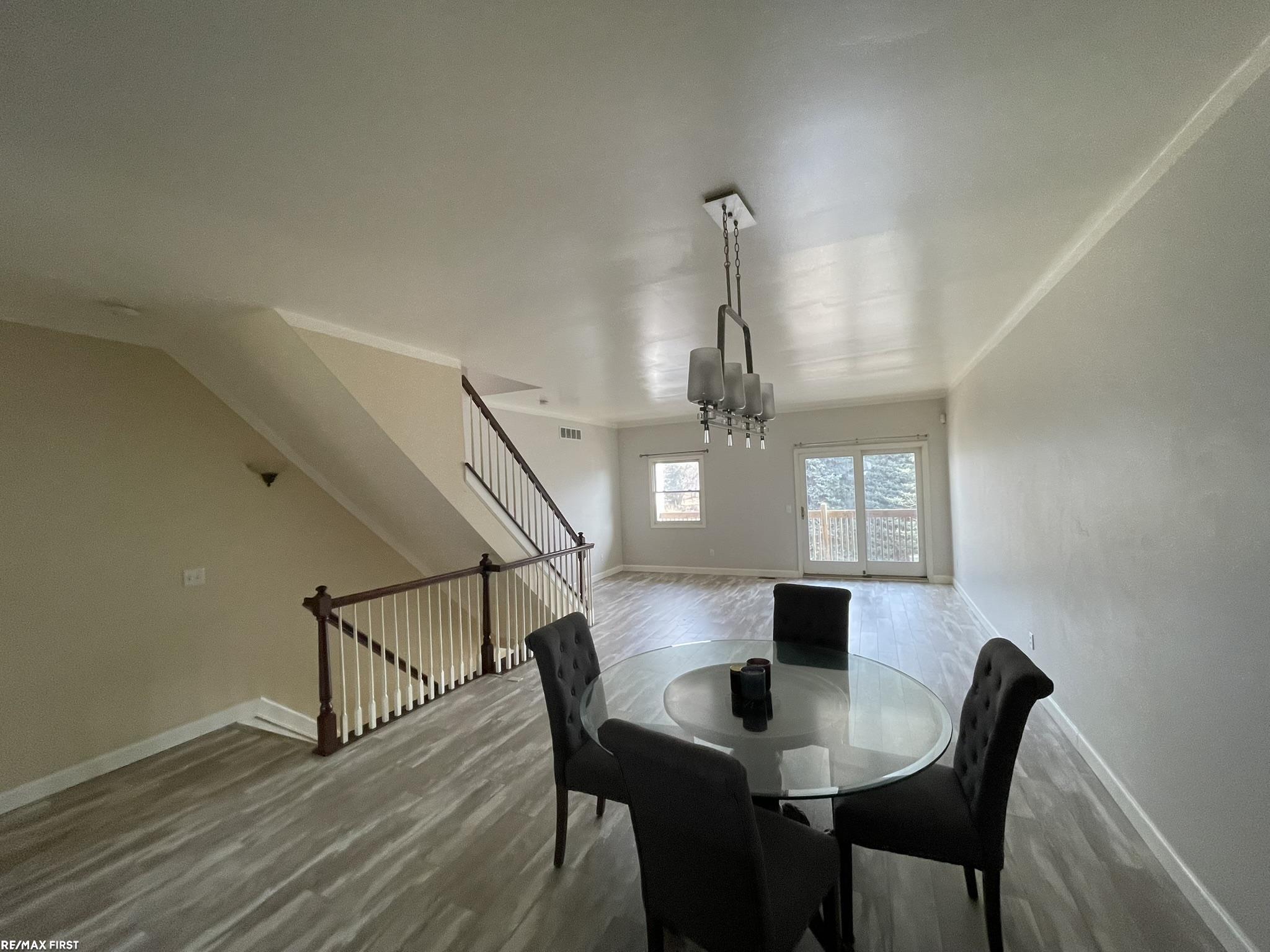 5 River Bluff Drive
