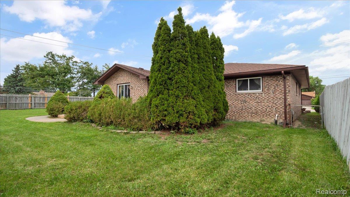 4016 Fox Hill Drive