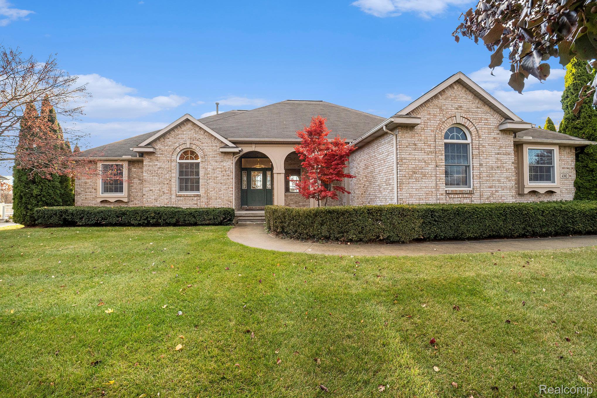 4382 Oak Tree Court