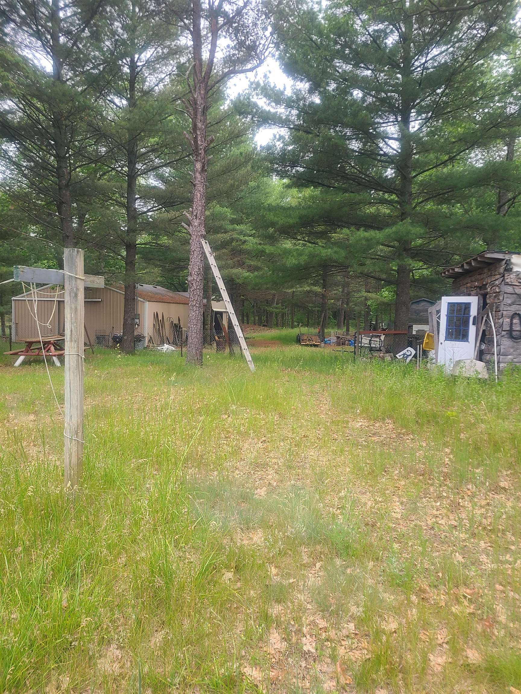 3227 N US-23 N