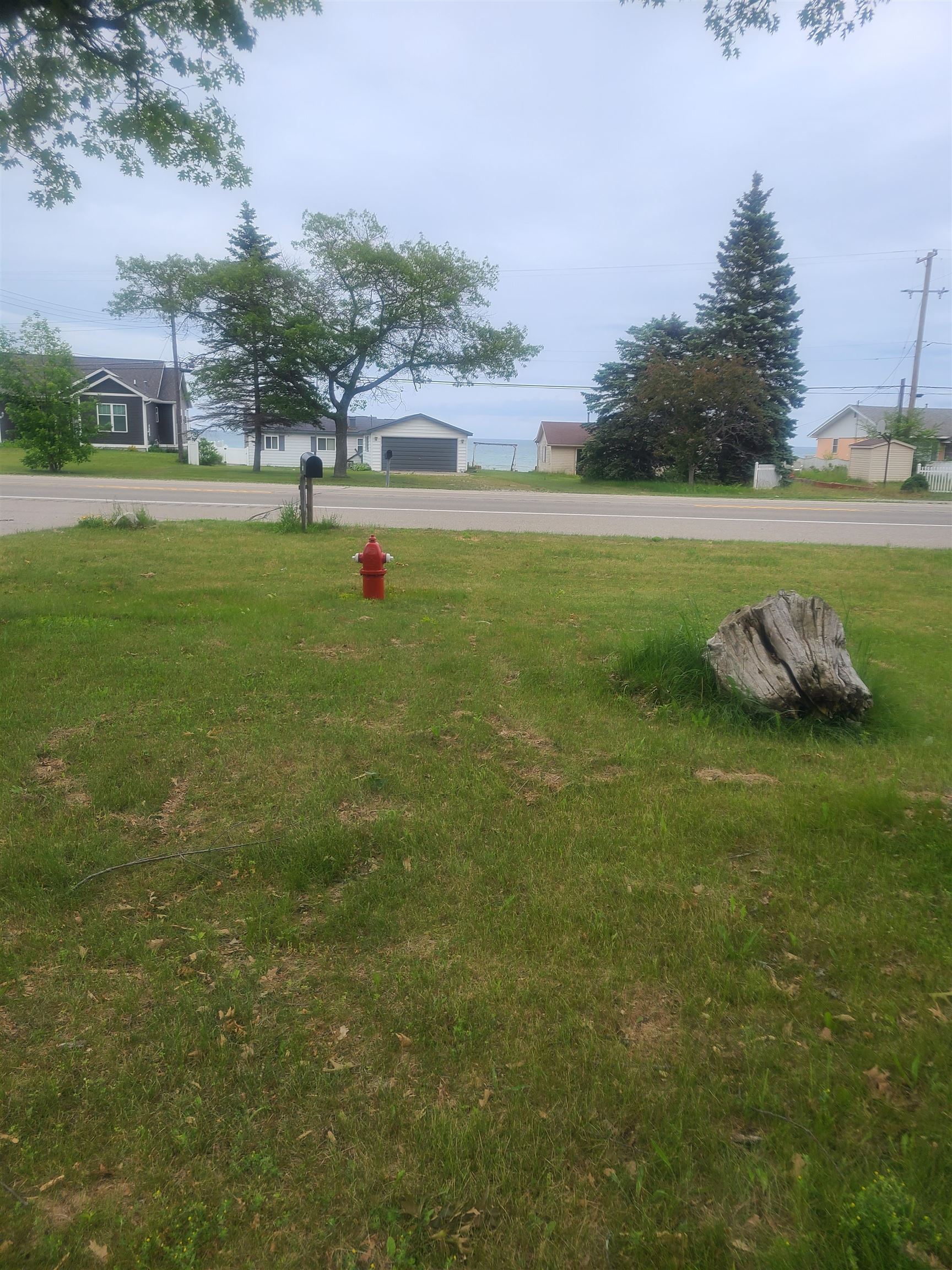 3227 N US-23 N