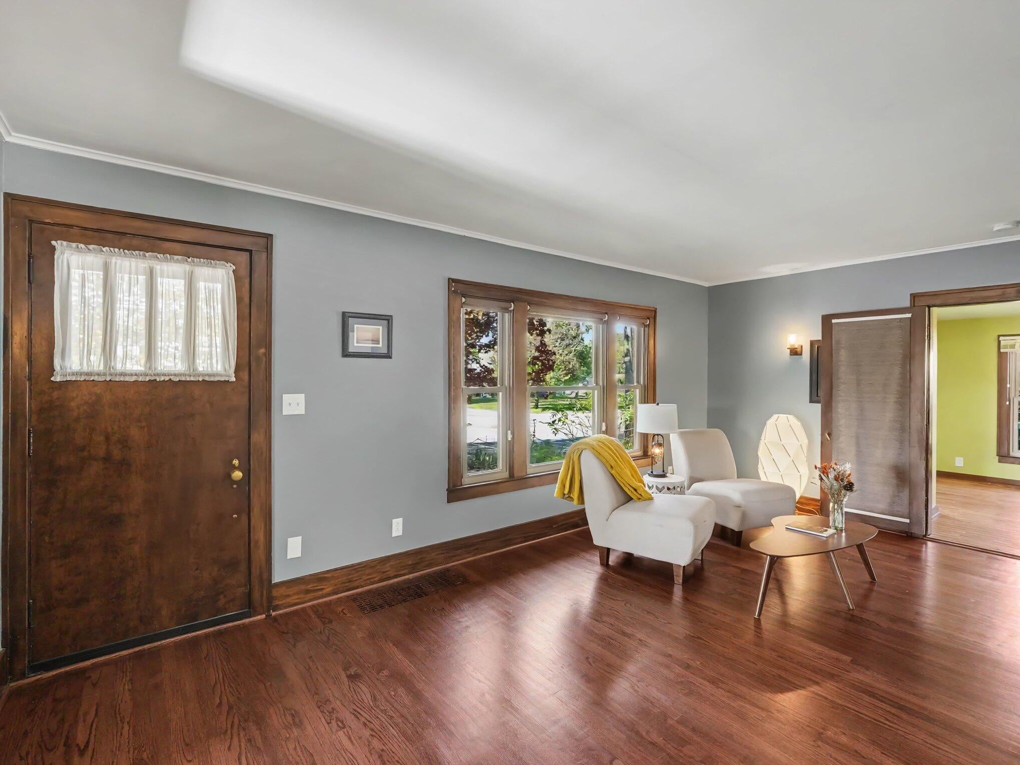 136 N Hagadorn