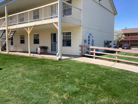 20883 Flora Street Roseville City MI 48066