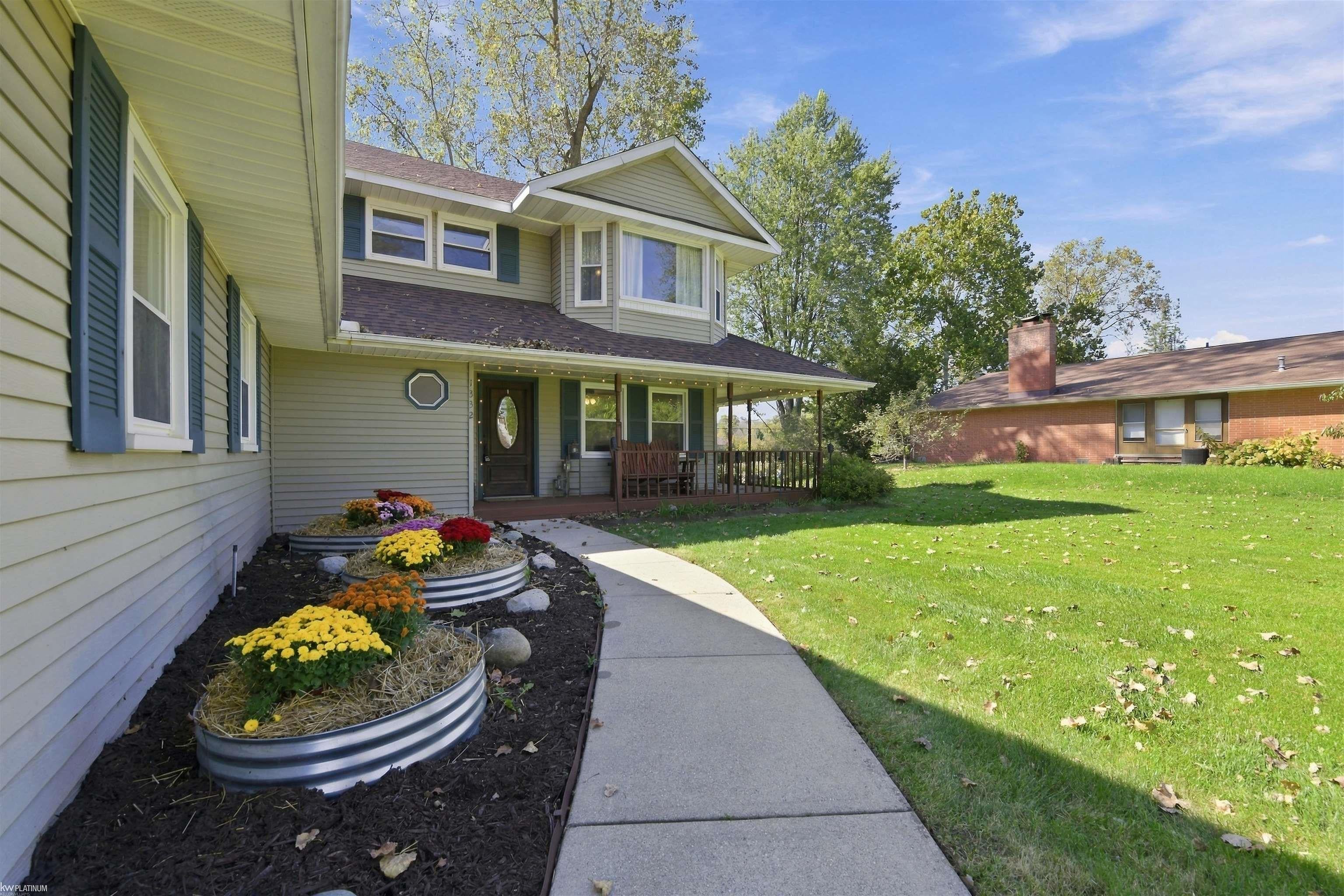 1332 Thistleridge Drive
