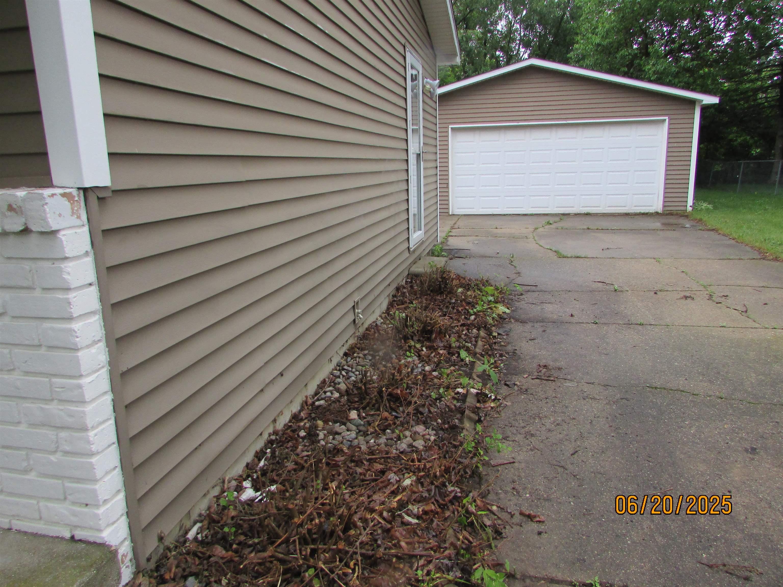802 Murphy Road