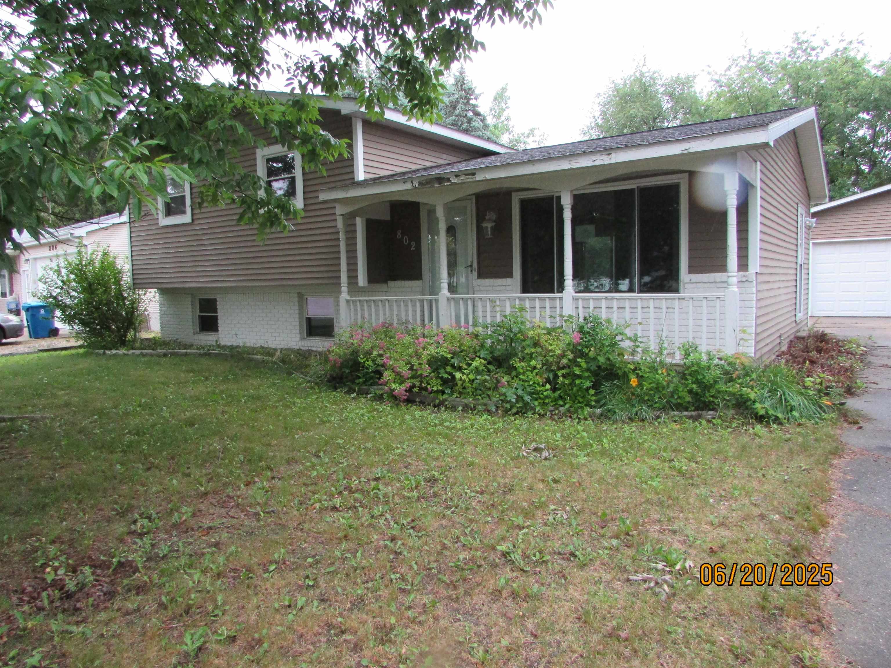 802 Murphy Road