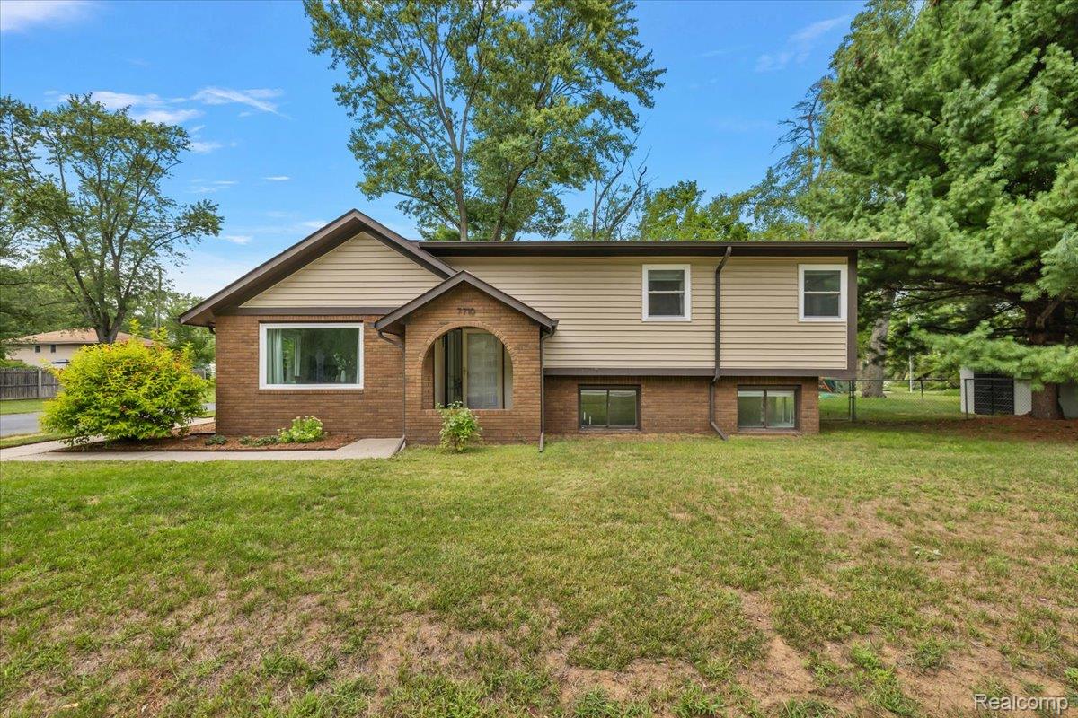 7710 Richardson Road