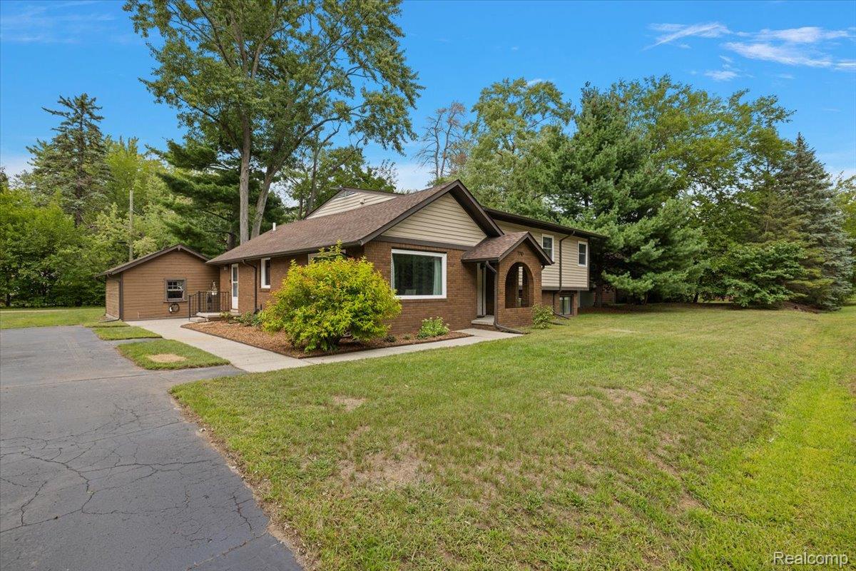 7710 Richardson Road