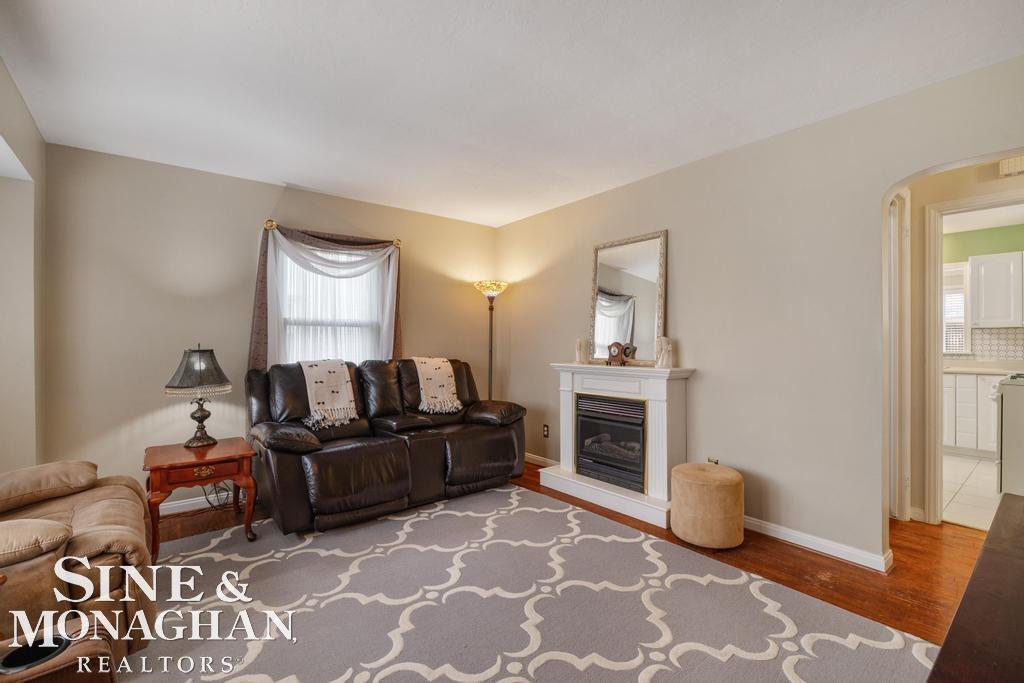 22725 Rosedale Court