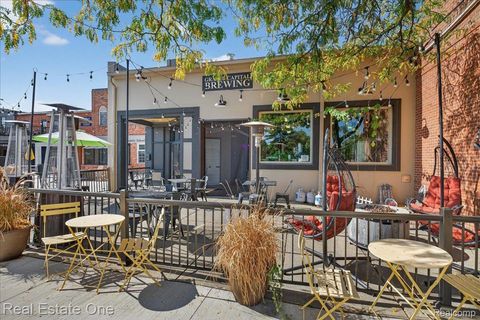 14 WASHINGTON ST Oxford Village MI 48371