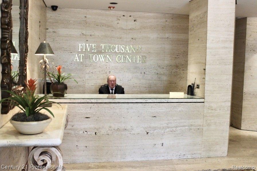 5000 Town Center 2505