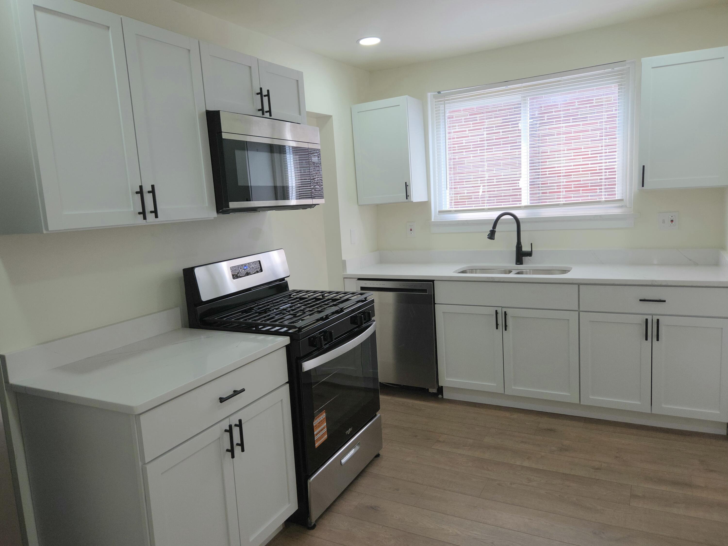8398 W Outer Drive W