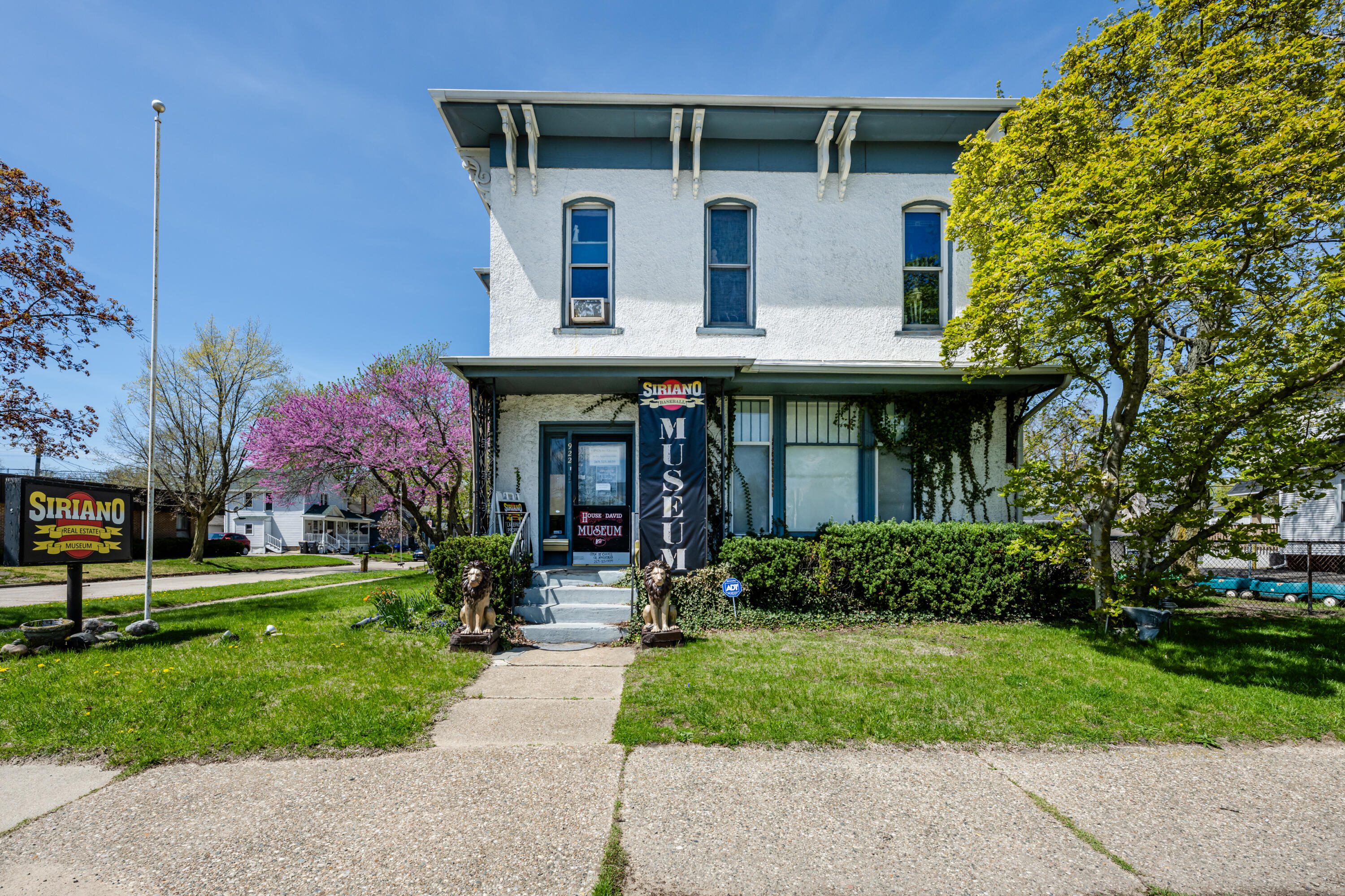 922 Main Street