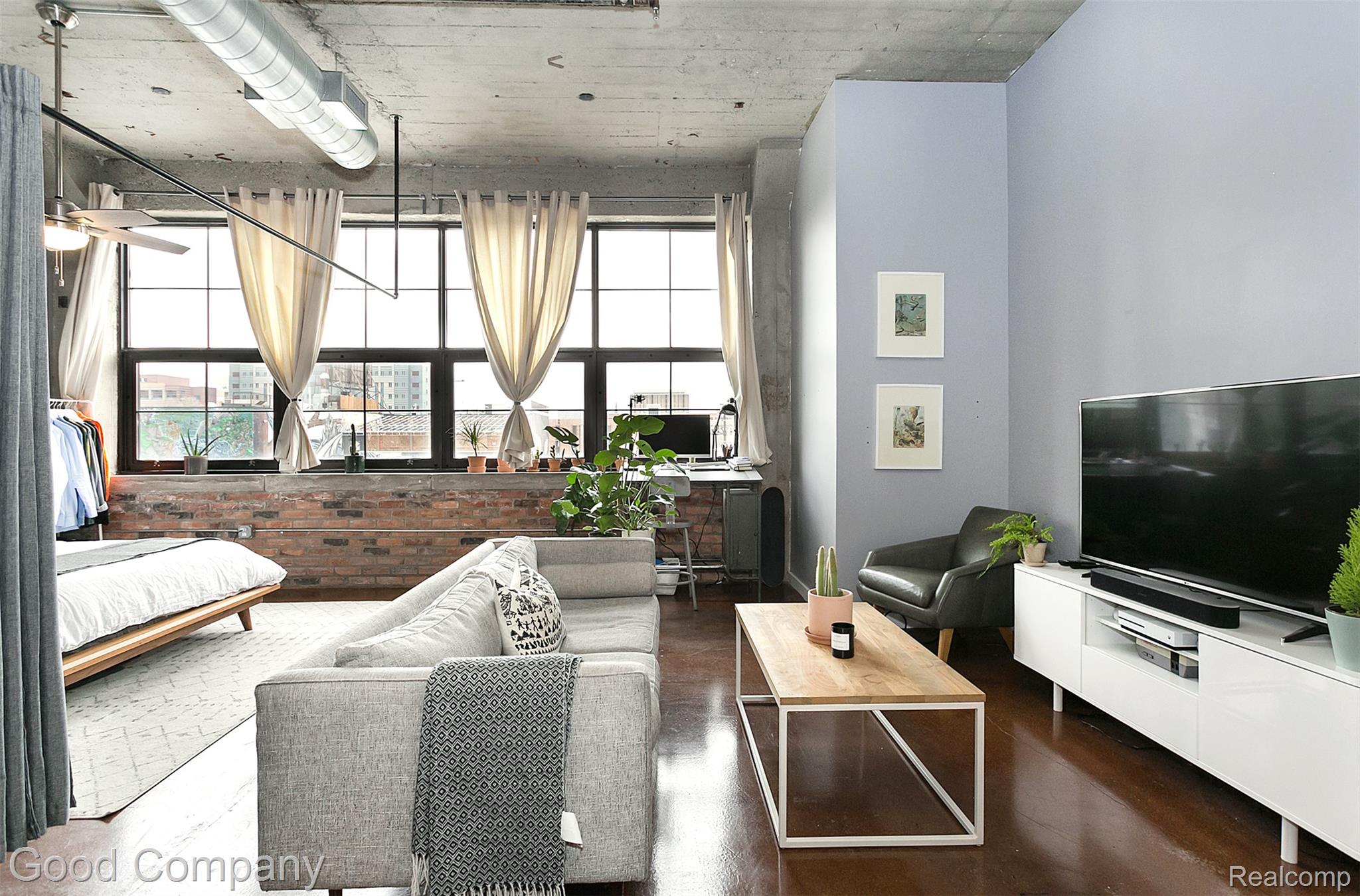 55 W Canfield 210