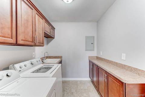 Tiny photo for 547 S Hawthorne Street, Westland City, MI 48186 (MLS # 20251061031)