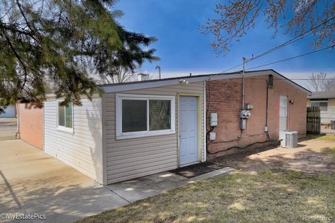 Tiny photo for 547 S Hawthorne Street, Westland City, MI 48186 (MLS # 20251061031)