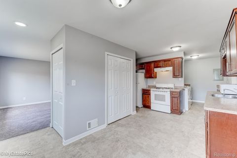 Tiny photo for 547 S Hawthorne Street, Westland City, MI 48186 (MLS # 20251061031)