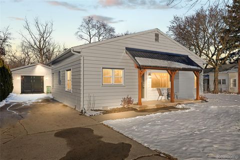 65 Algansee Drive Troy City MI 48083