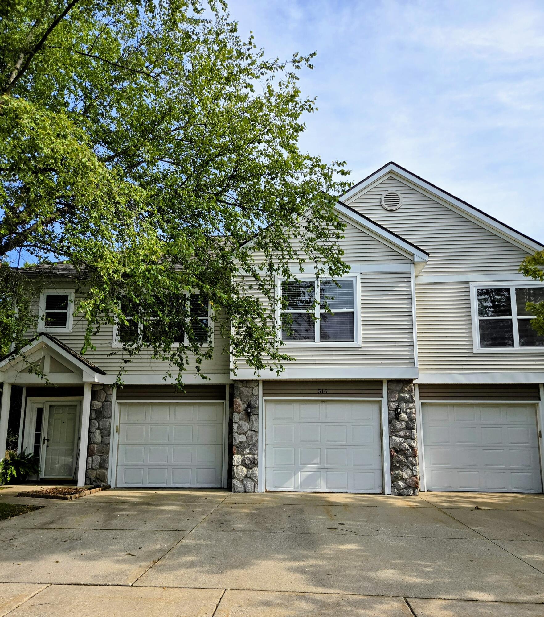 516 Boulderstone Lane