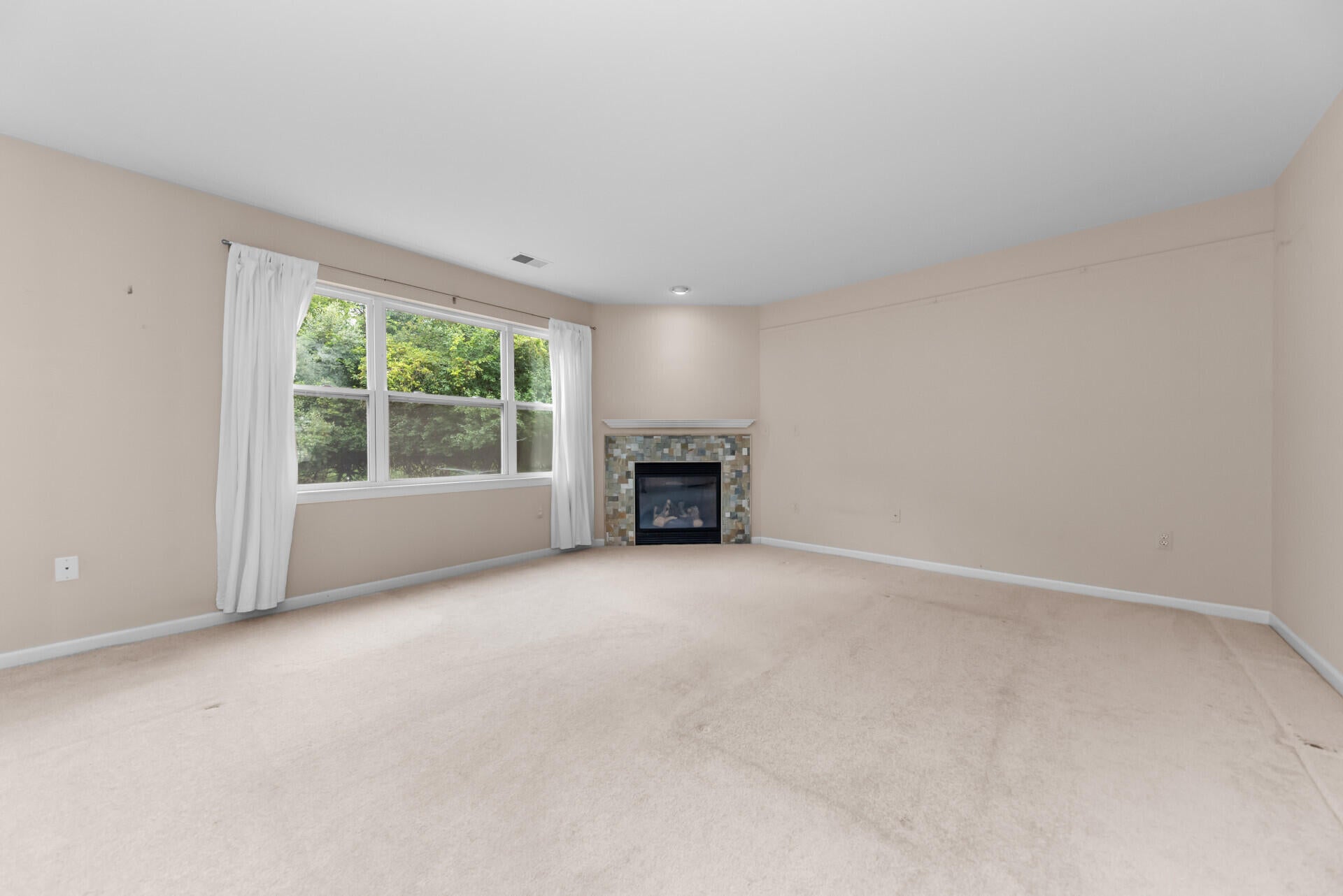 516 Boulderstone Lane