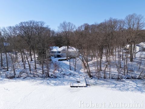 Photo of 6862 Maplecrest Drive SE, Cascade Charter Township, MI 49546 (MLS # 65026005837)