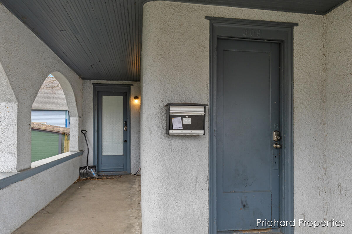 809 W Cedar Street