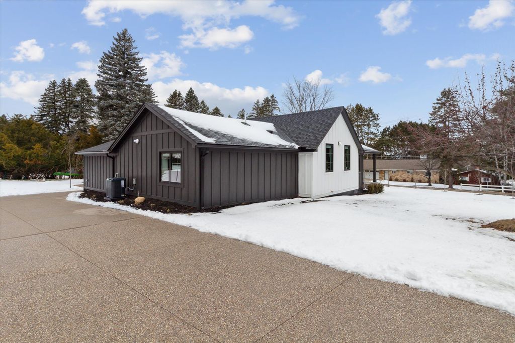 listing image 84