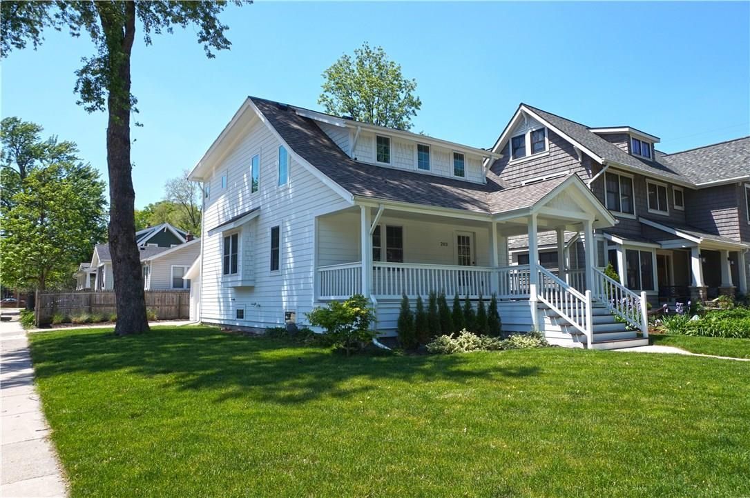 203 CURRY Avenue