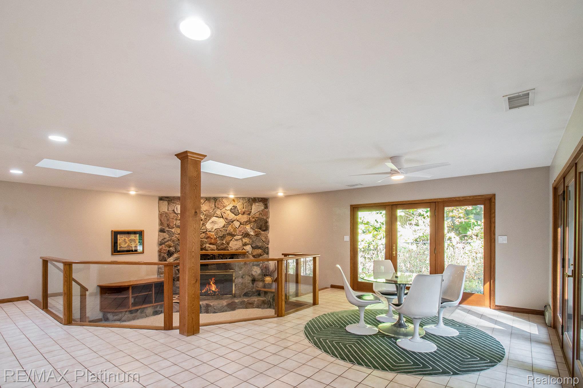 4352 Fenton Road