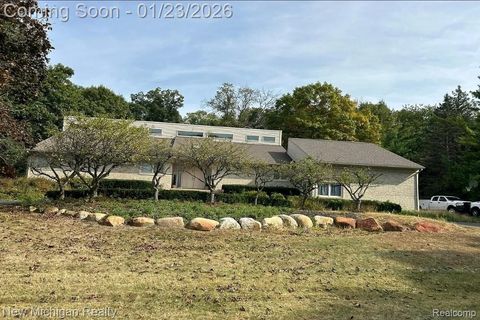 3989 S Shore Drive Commerce Charter Township MI 48382