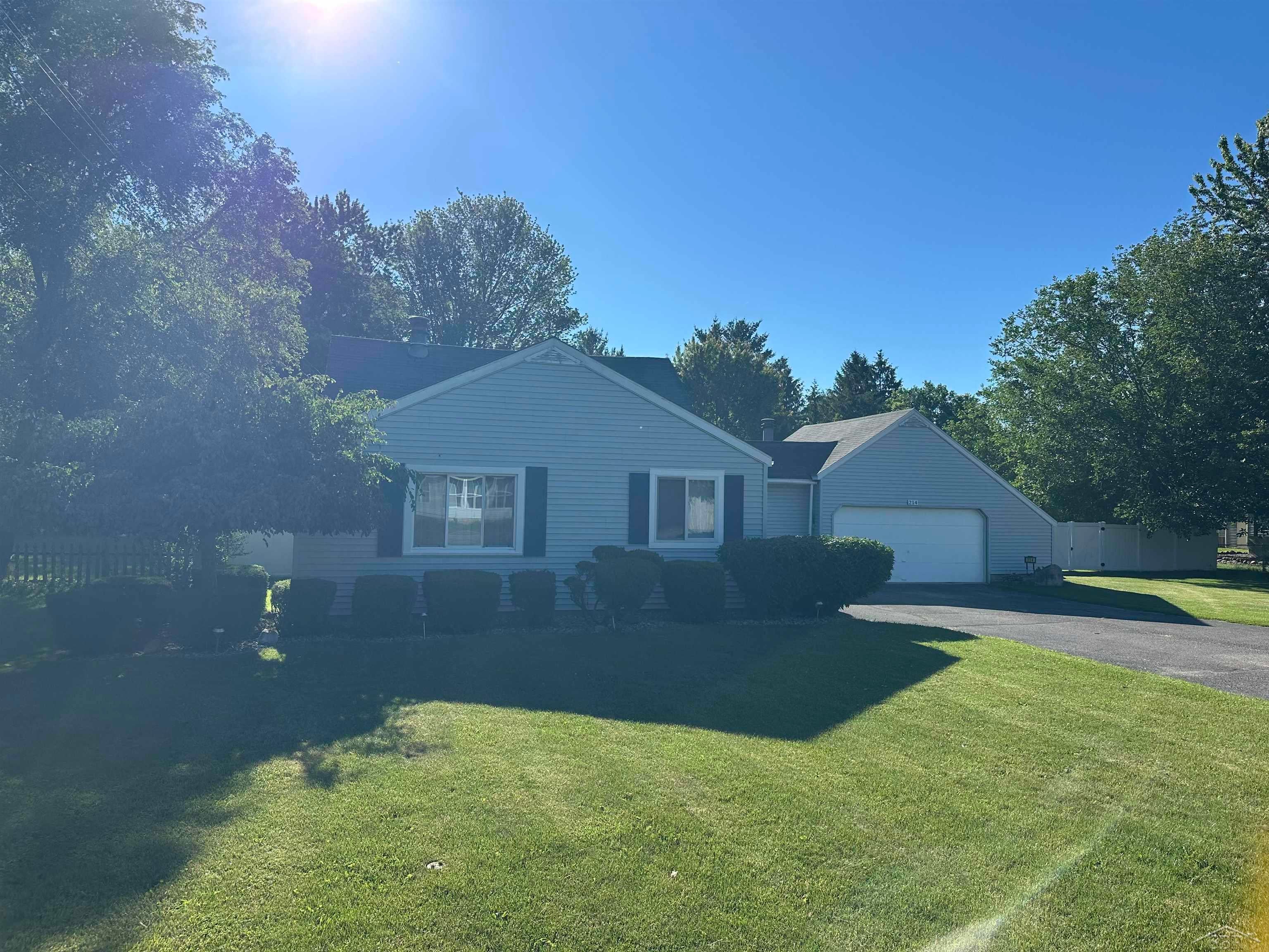 214 N Hemlock Road