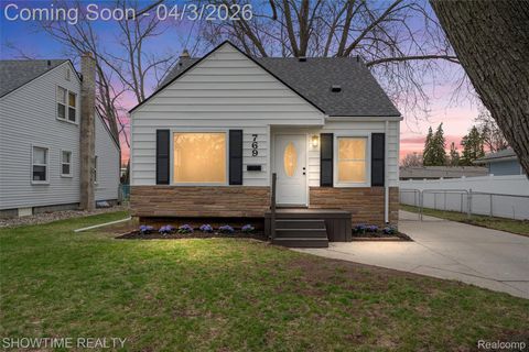 769 Coolidge Avenue Clawson City MI 48017