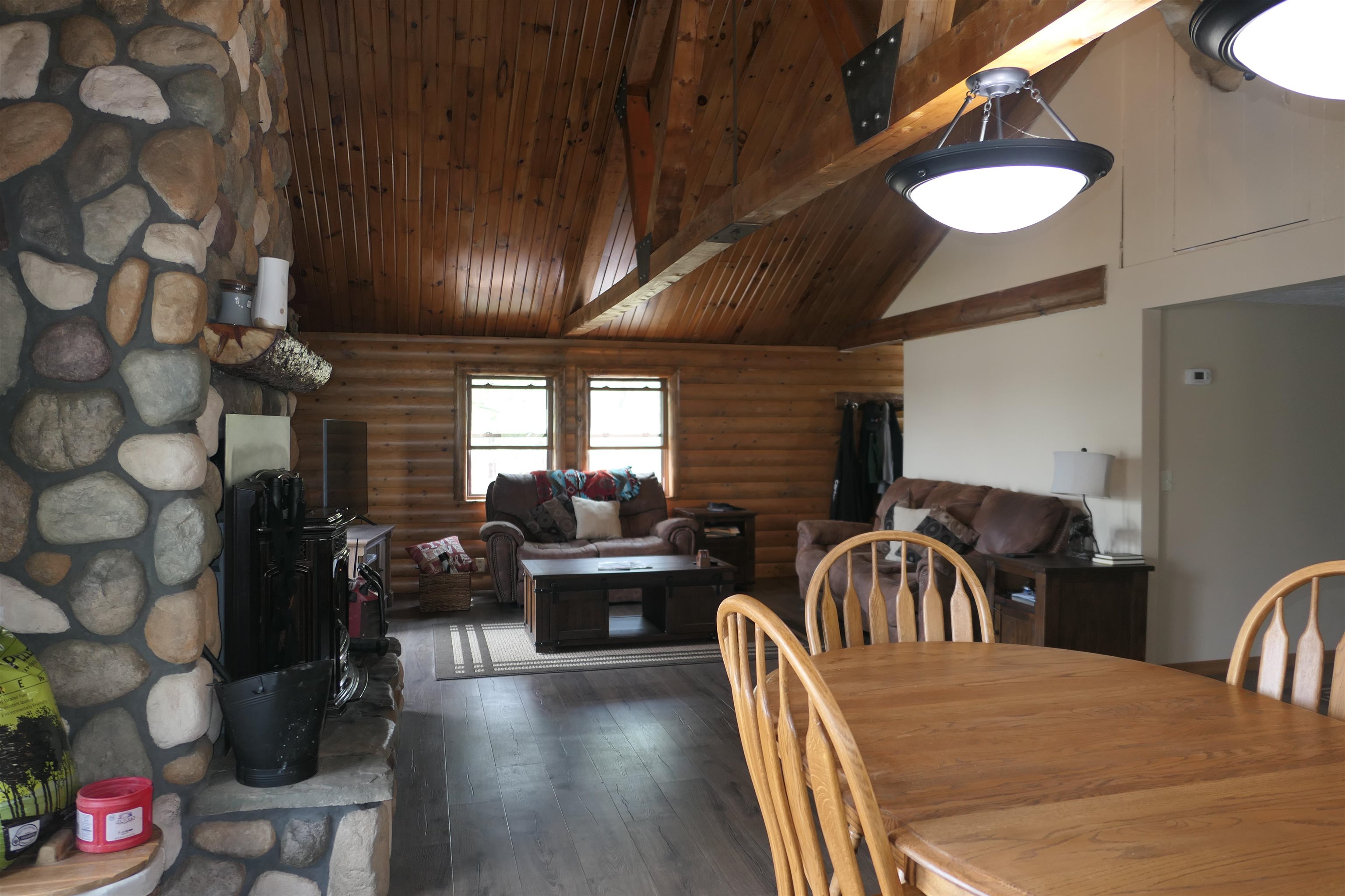 6480 W Lake Shore