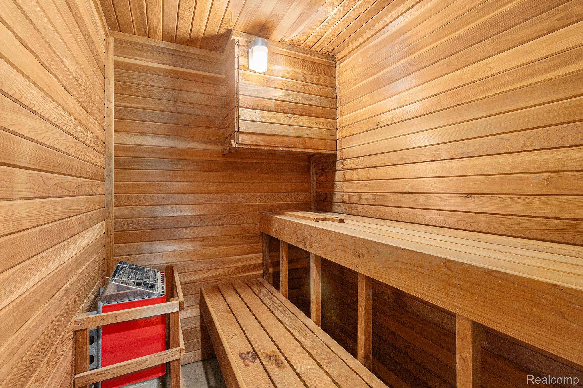 Lake Orion Village, Michigan 48362, United States, 4 Bedrooms Bedrooms, ,4 BathroomsBathrooms,Residential,Active,195351