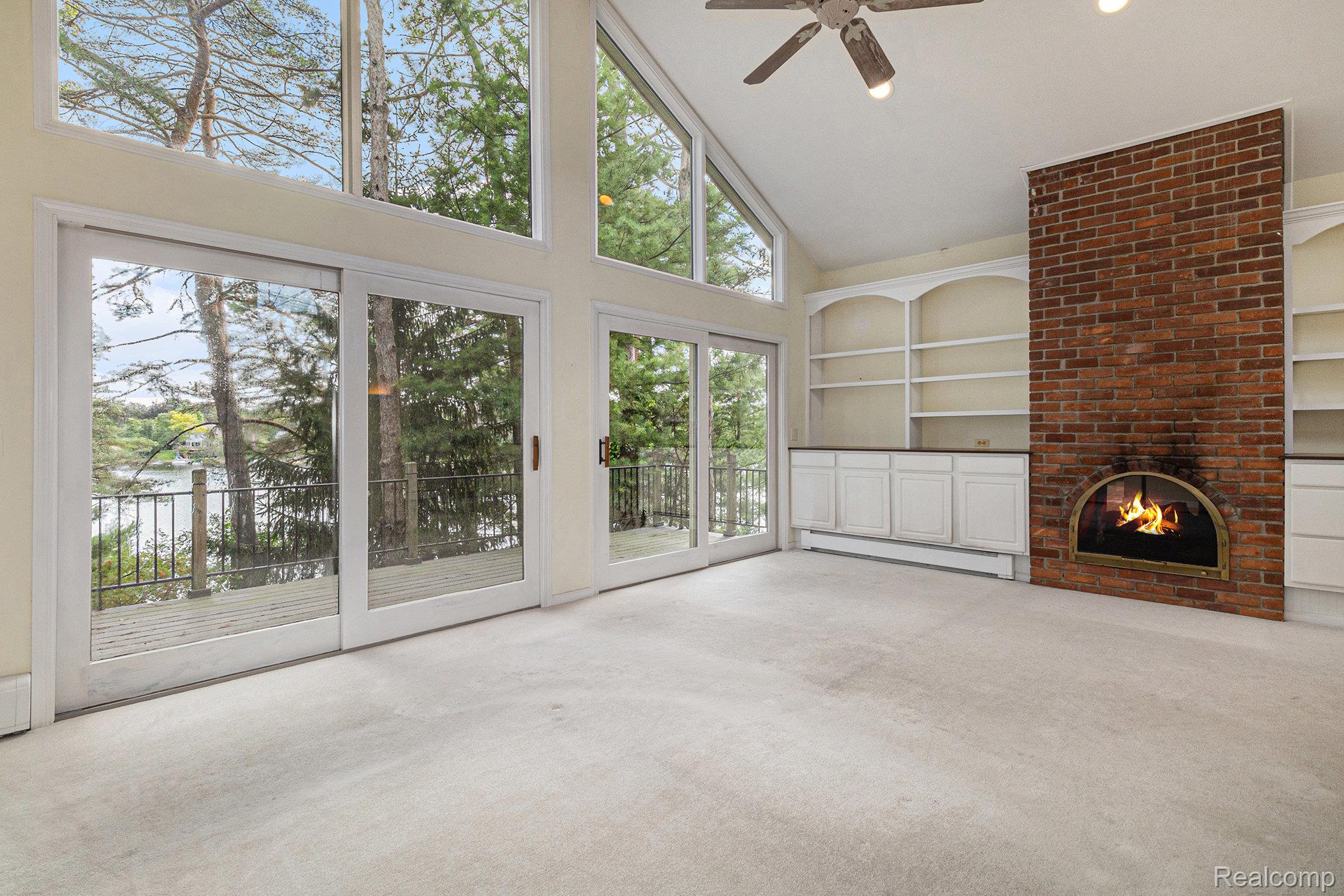 Lake Orion Village, Michigan 48362, United States, 4 Bedrooms Bedrooms, ,4 BathroomsBathrooms,Residential,Active,195351