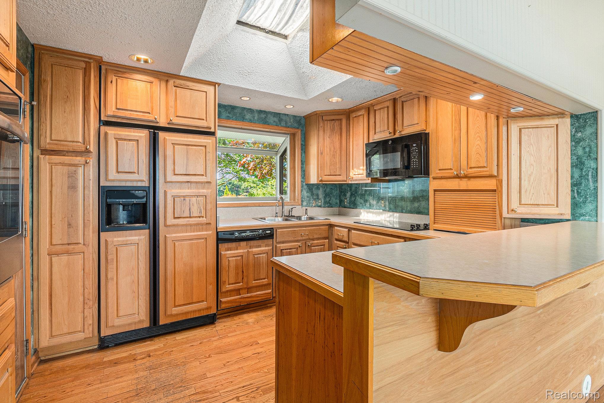 Lake Orion Village, Michigan 48362, United States, 4 Bedrooms Bedrooms, ,4 BathroomsBathrooms,Residential,Active,195351